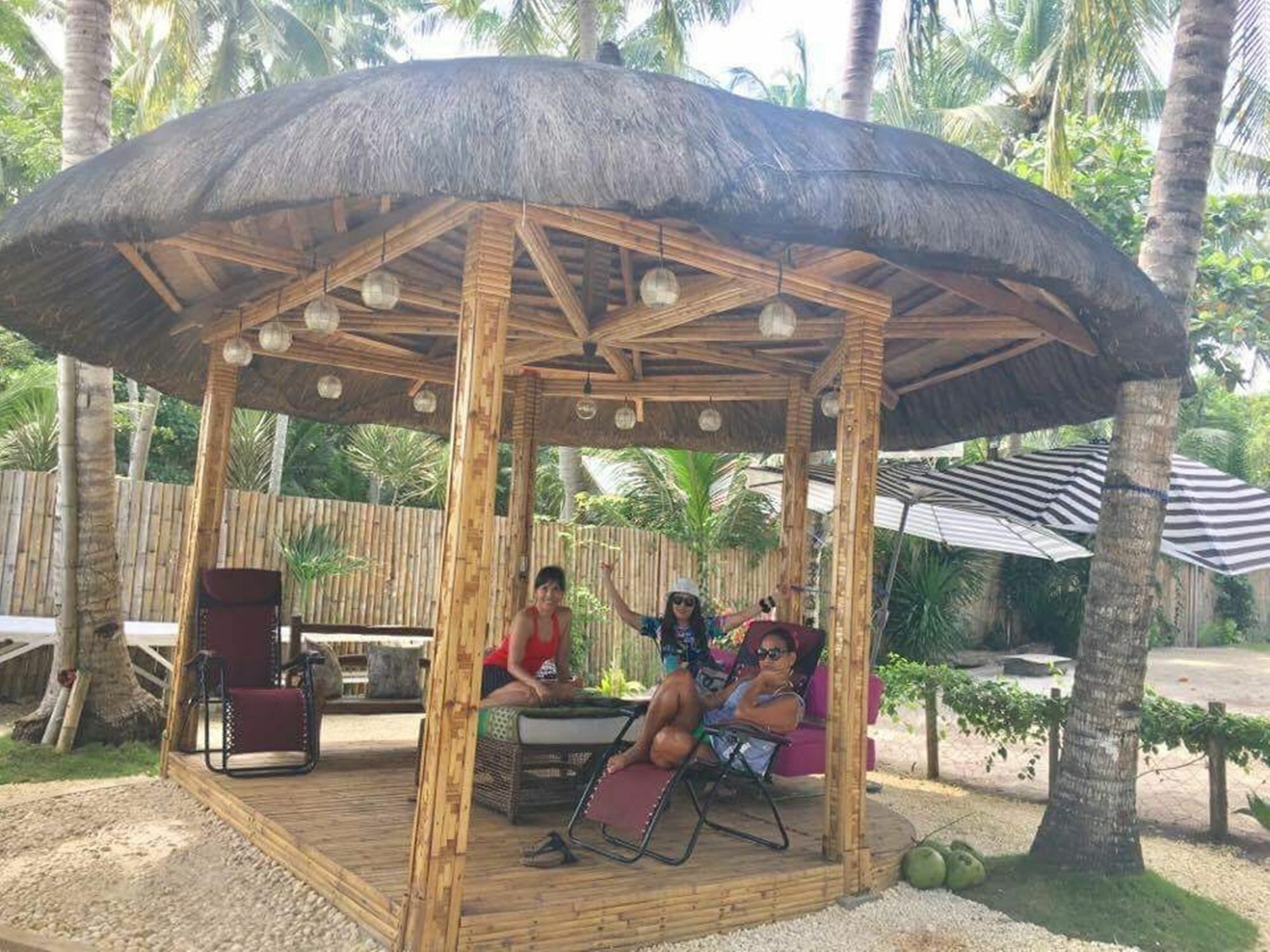 The Whitehouse By The Sea Panglao Exterior foto